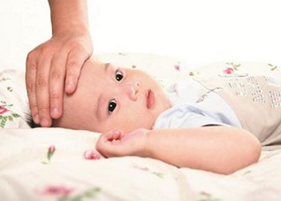 宝宝发烧怎么办  父母要先警惕4大误区-健康之路健康知识