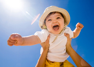 1-12个月了解宝宝的动作发育指标-健康之路健康知识