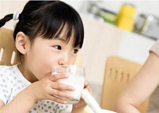 六种牛奶婴儿不能喝-健康之路健康知识