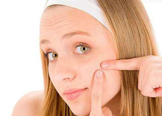 右脸颊长痘是什么原因造成的_健康经验分享_